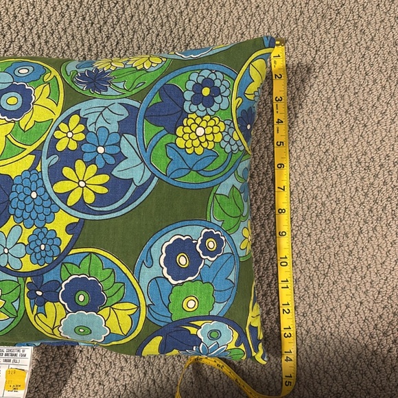 1960s-70s New Old Stock Mid Century Floral Outdoor Pillow By Scotchguard - Picture 7 of 9